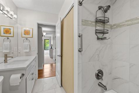 2485 Londin Lane E Maplewood MN 55119