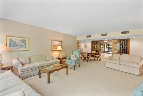 2485 Londin Lane E Maplewood MN 55119