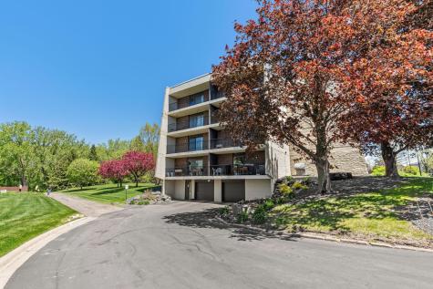 2485 Londin Lane E Maplewood MN 55119