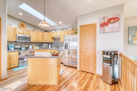 912 37th Avenue S Moorhead MN 56560