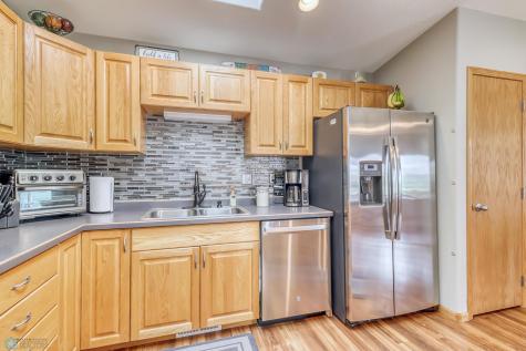 912 37th Avenue S Moorhead MN 56560