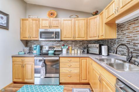 912 37th Avenue S Moorhead MN 56560
