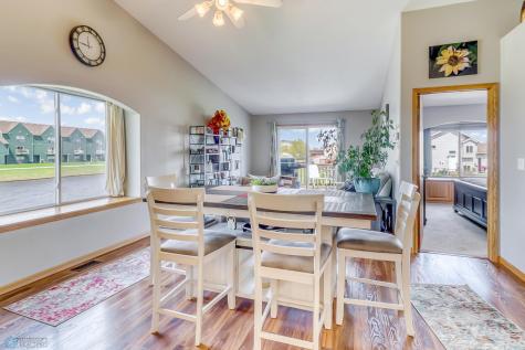 912 37th Avenue S Moorhead MN 56560