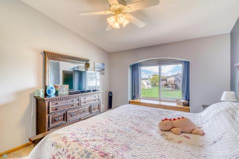 912 37th Avenue S Moorhead MN 56560