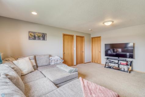 912 37th Avenue S Moorhead MN 56560