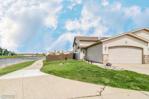912 37th Avenue S Moorhead MN 56560