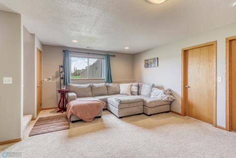 912 37th Avenue S Moorhead MN 56560