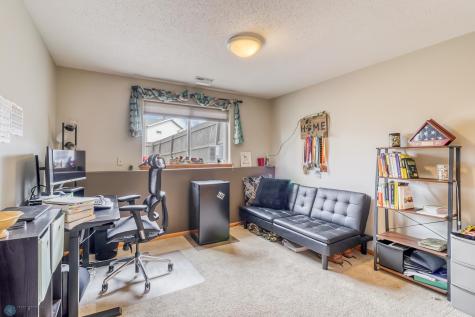 912 37th Avenue S Moorhead MN 56560