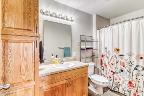 912 37th Avenue S Moorhead MN 56560