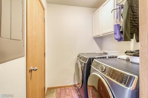 912 37th Avenue S Moorhead MN 56560