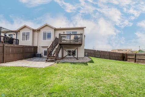 912 37th Avenue S Moorhead MN 56560