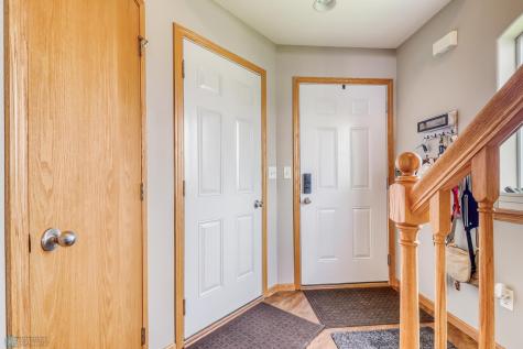 912 37th Avenue S Moorhead MN 56560