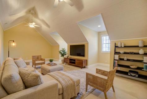 327 Lindsay Road Hudson WI 54016