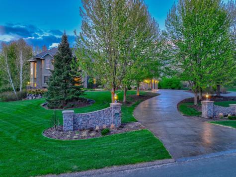 327 Lindsay Road Hudson WI 54016
