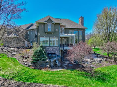 327 Lindsay Road Hudson WI 54016