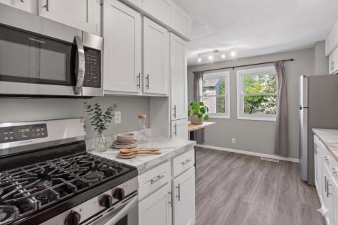 8853 42nd Avenue N New Hope MN 55427