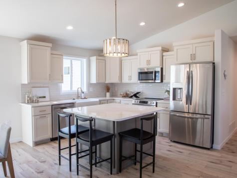 3612 Decorah Way S Fargo ND 58104