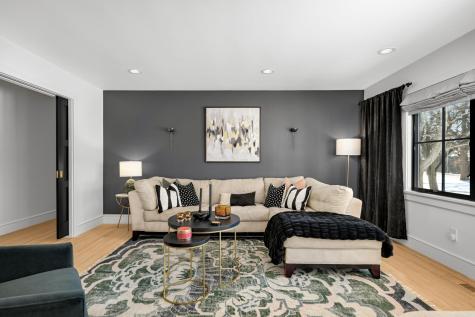 524 Mississippi River Boulevard S Saint Paul MN 55116