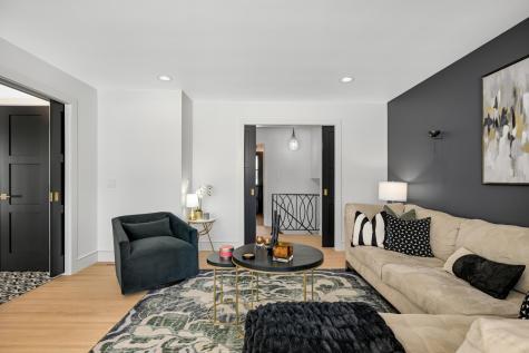 524 Mississippi River Boulevard S Saint Paul MN 55116