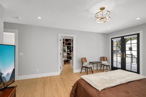 524 Mississippi River Boulevard S Saint Paul MN 55116