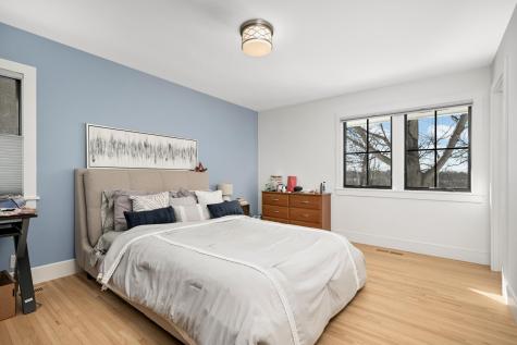 524 Mississippi River Boulevard S Saint Paul MN 55116