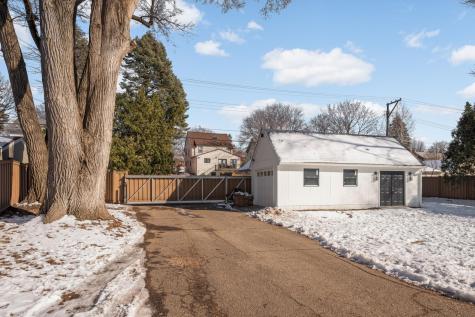 524 Mississippi River Boulevard S Saint Paul MN 55116