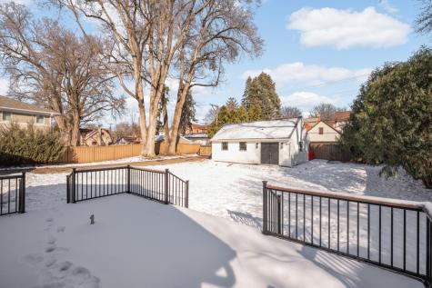 524 Mississippi River Boulevard S Saint Paul MN 55116
