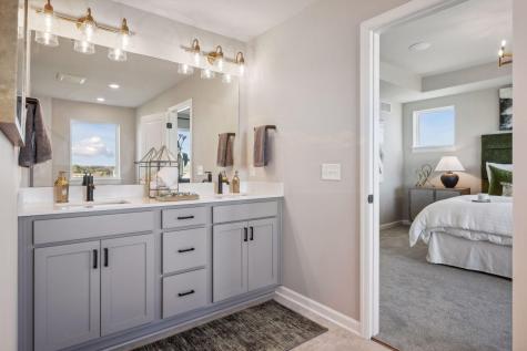 1542 Philipp Way Shakopee MN 55379