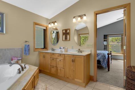 2183 Radatz Avenue Maplewood MN 55109