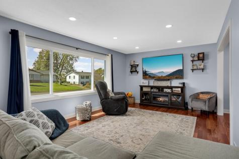 2183 Radatz Avenue Maplewood MN 55109