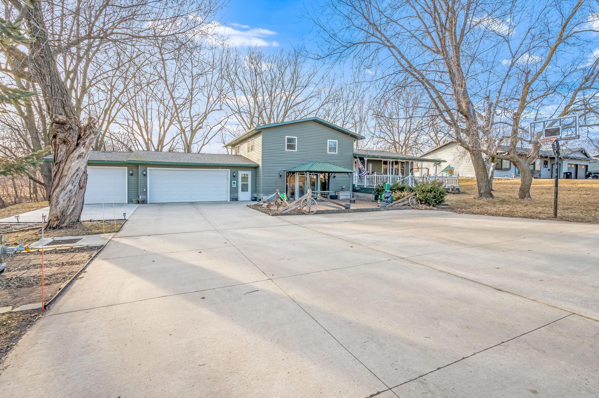 600 Plum Avenue Windom MN 56101