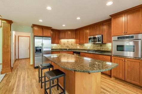 1598 Summit Shores Circle Burnsville MN 55306