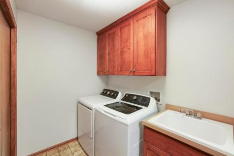 1598 Summit Shores Circle Burnsville MN 55306