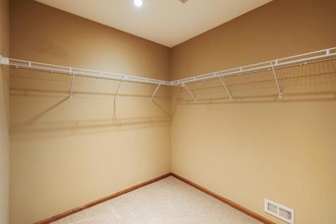 1598 Summit Shores Circle Burnsville MN 55306