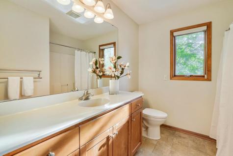 1598 Summit Shores Circle Burnsville MN 55306