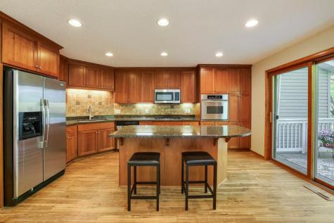 1598 Summit Shores Circle Burnsville MN 55306