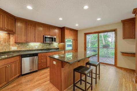1598 Summit Shores Circle Burnsville MN 55306