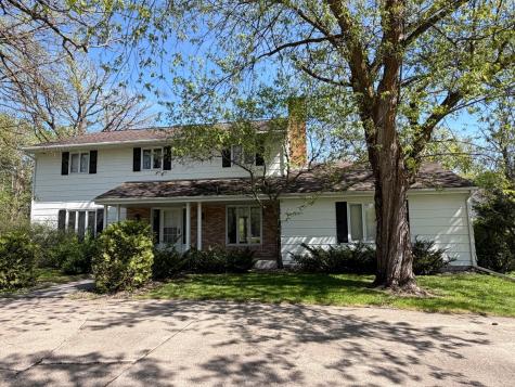 814 11th Avenue SE Roseau MN 56751