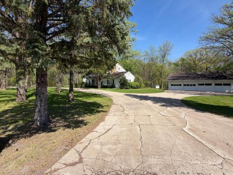 814 11th Avenue SE Roseau MN 56751