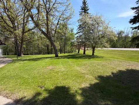 814 11th Avenue SE Roseau MN 56751