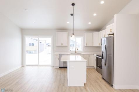 6638 68 Street S Horace ND 58047