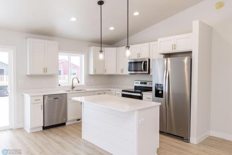 6638 68 Street S Horace ND 58047