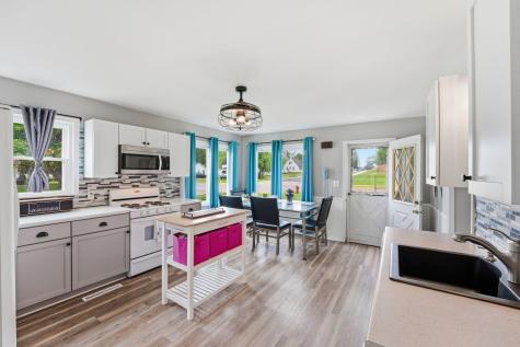 278 Chestnut Street NE Mazeppa MN 55956