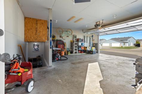 1051 42nd Avenue W West Fargo ND 58078