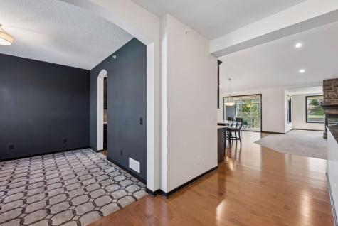 8652 Lake Riley Drive Chanhassen MN 55317