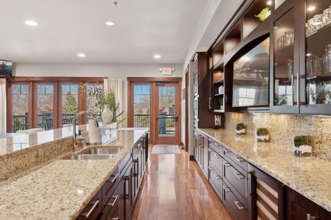 8652 Lake Riley Drive Chanhassen MN 55317