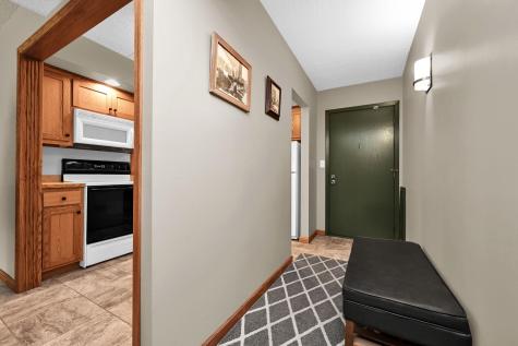 2465 Londin Lane E Maplewood MN 55119