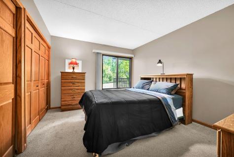 2465 Londin Lane E Maplewood MN 55119