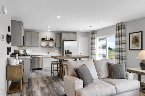 1982 Highview Terrace Shakopee MN 55379