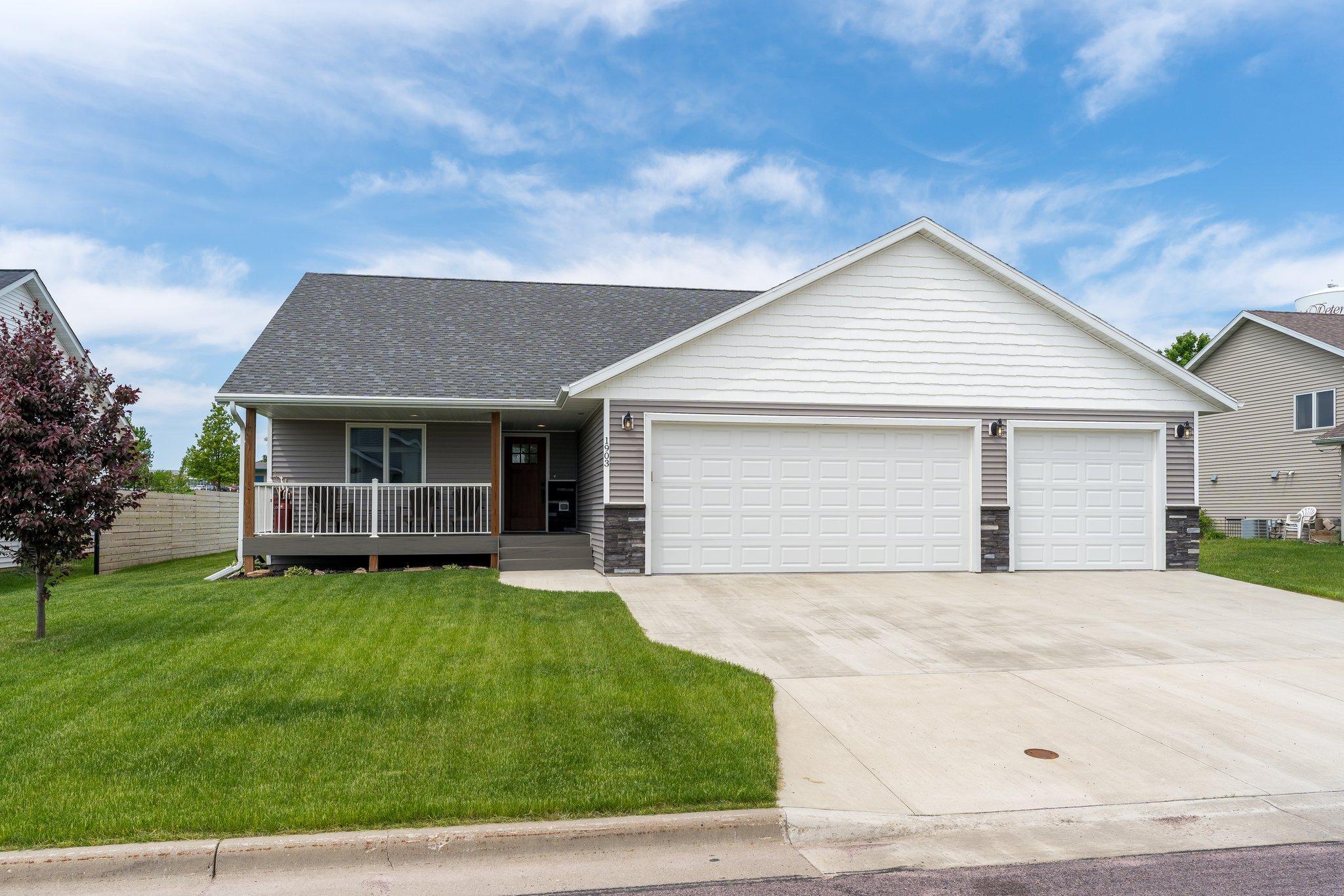 1903 Rock Ridge Lane Saint Peter MN 56082